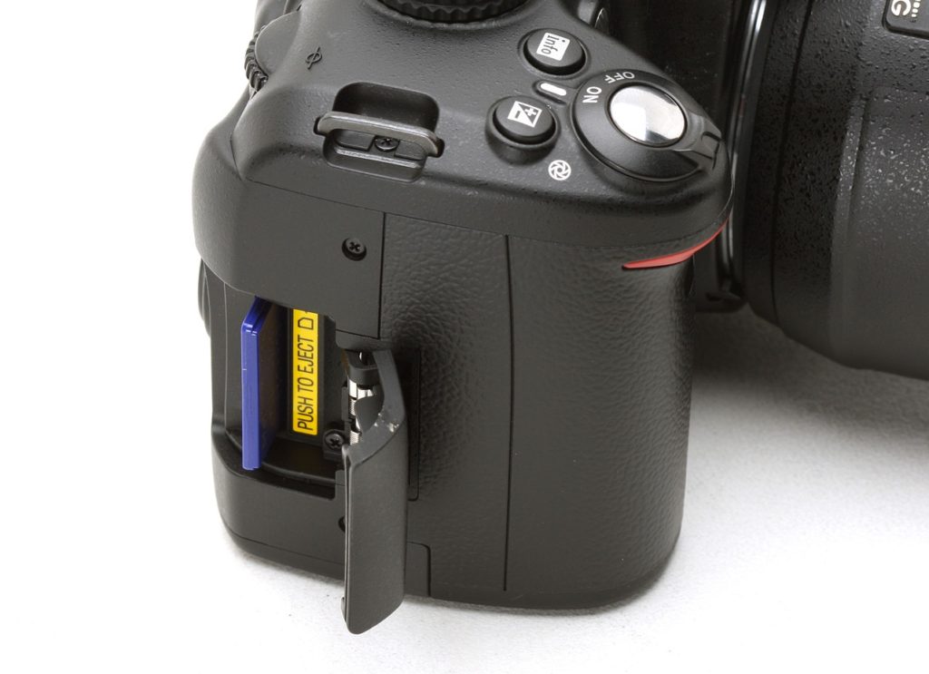 Nikon d3000 какая карта памяти